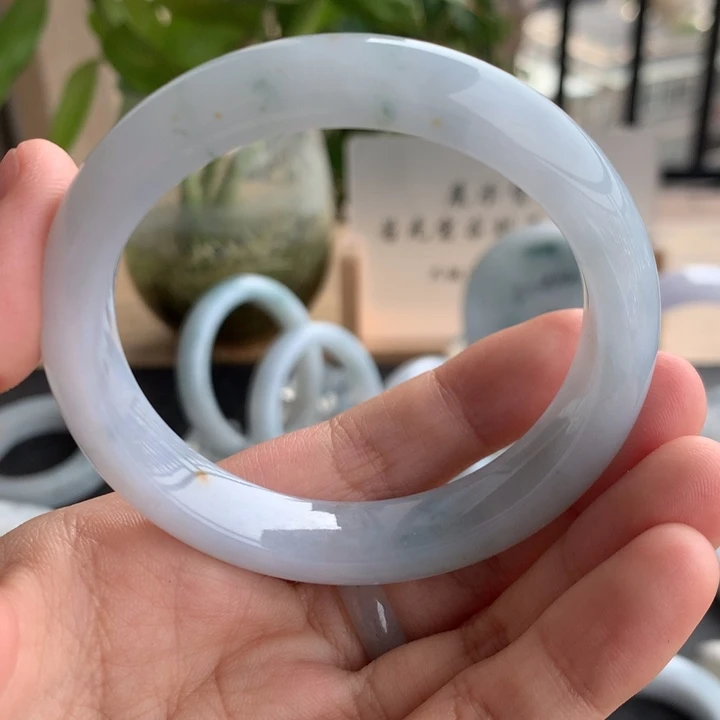 M***）定制翡翠未镶嵌手镯54尾款