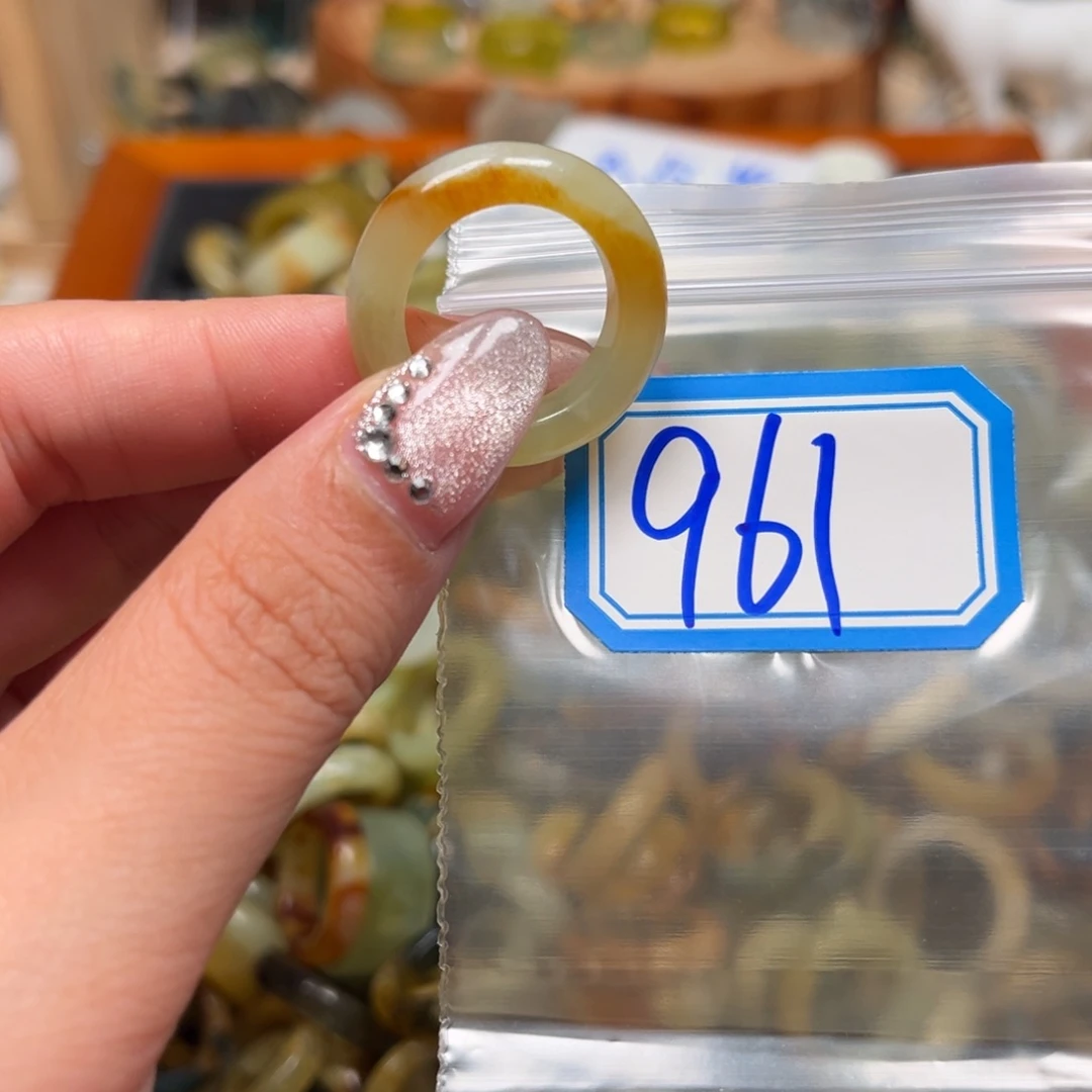 时****蛇纹石玉未镶嵌珠宝奇石