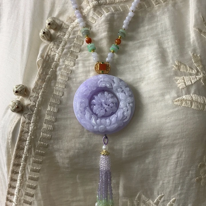 翡翠吊坠(赠链)未镶嵌