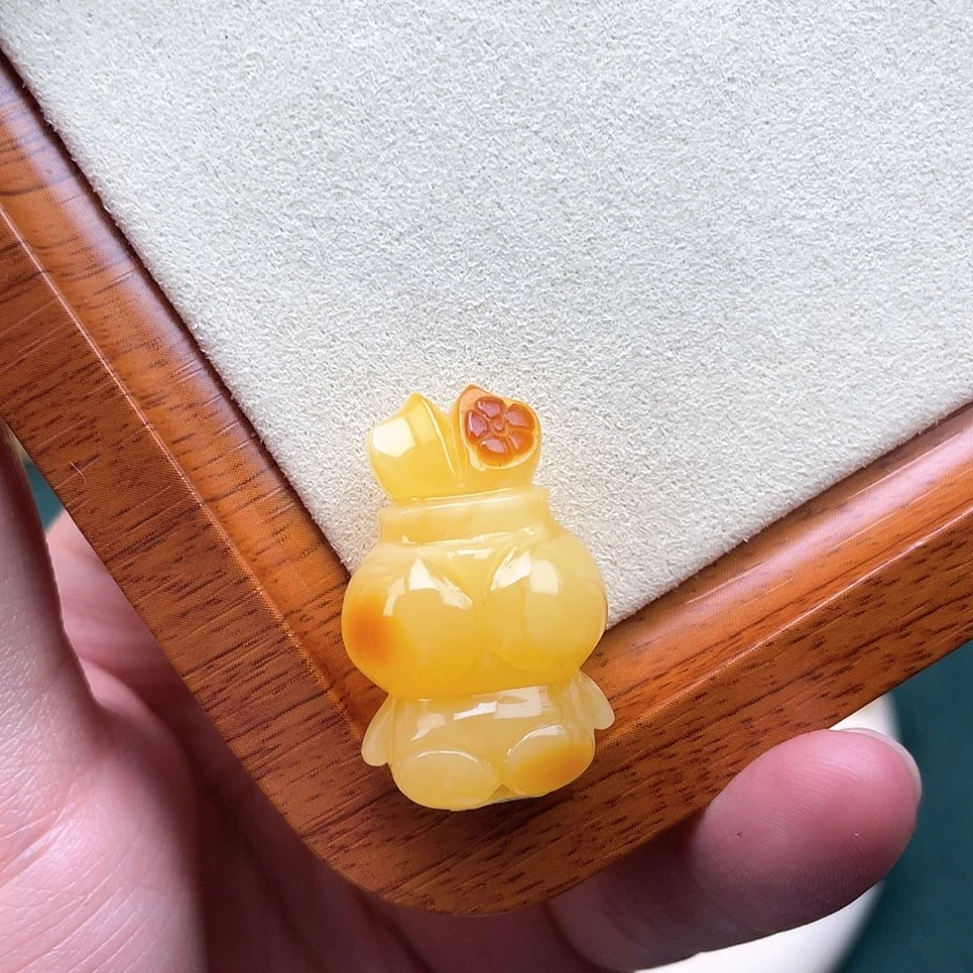 琥珀裸石未镶嵌蜜蜡