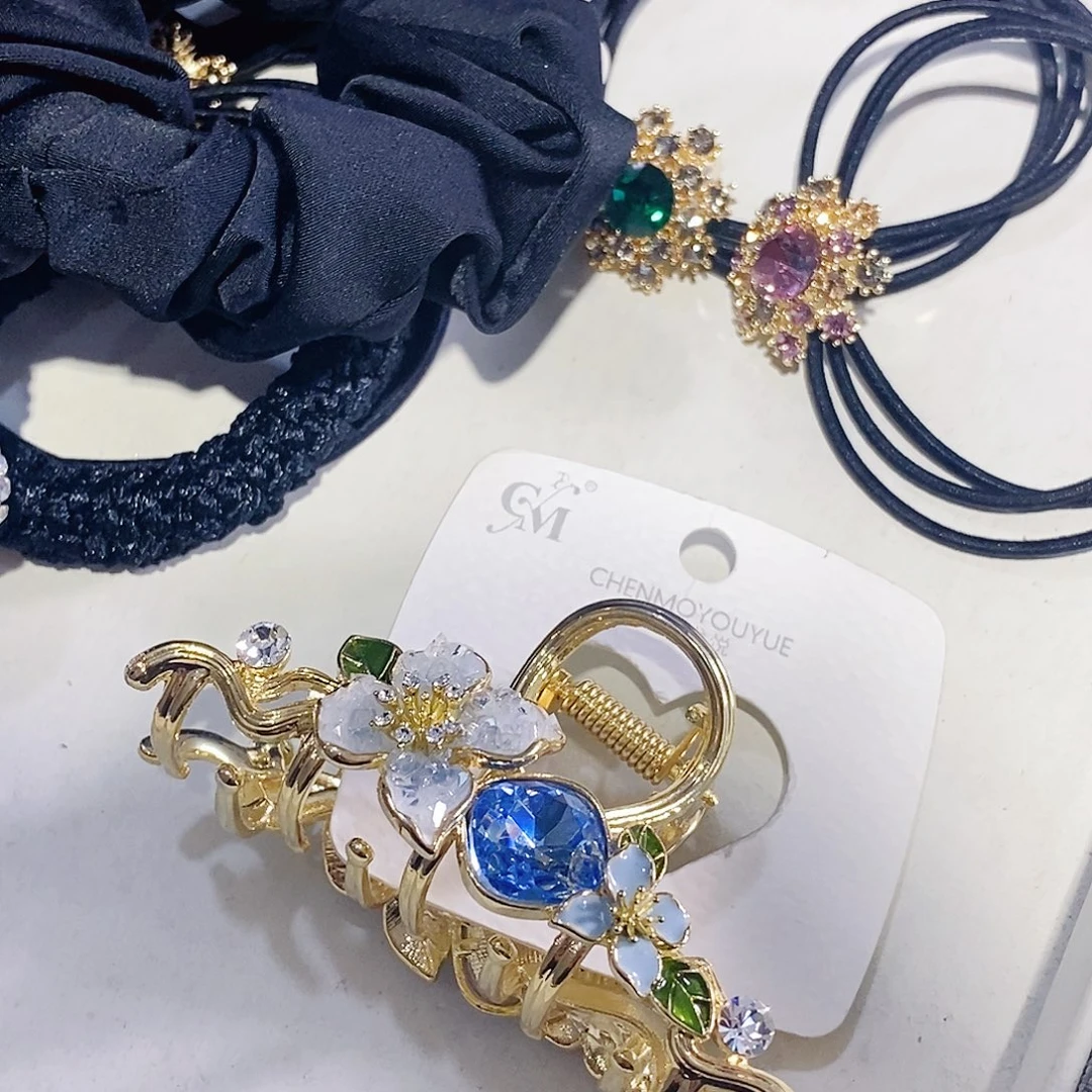 仿水晶合金抓夹中