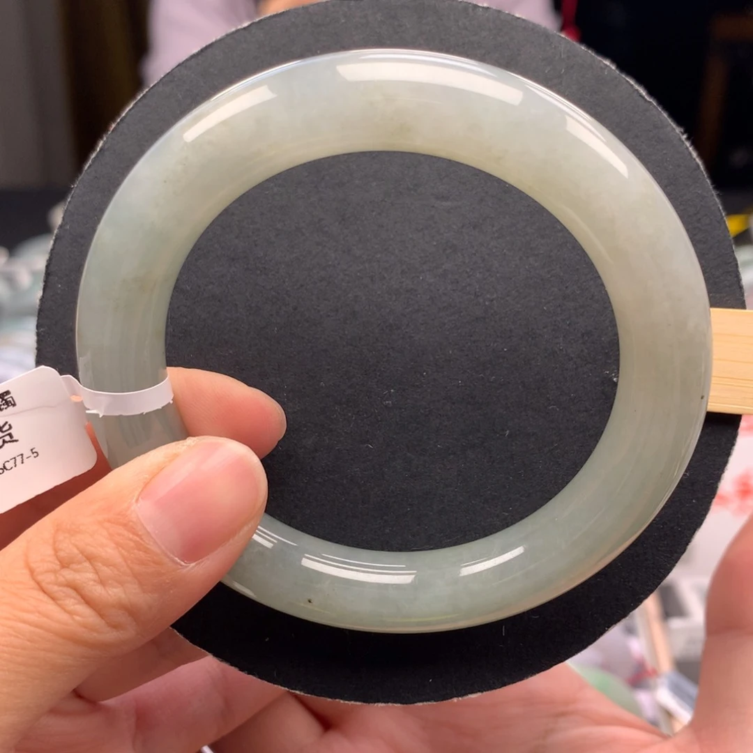 未镶嵌手镯翡翠天然翡翠手镯