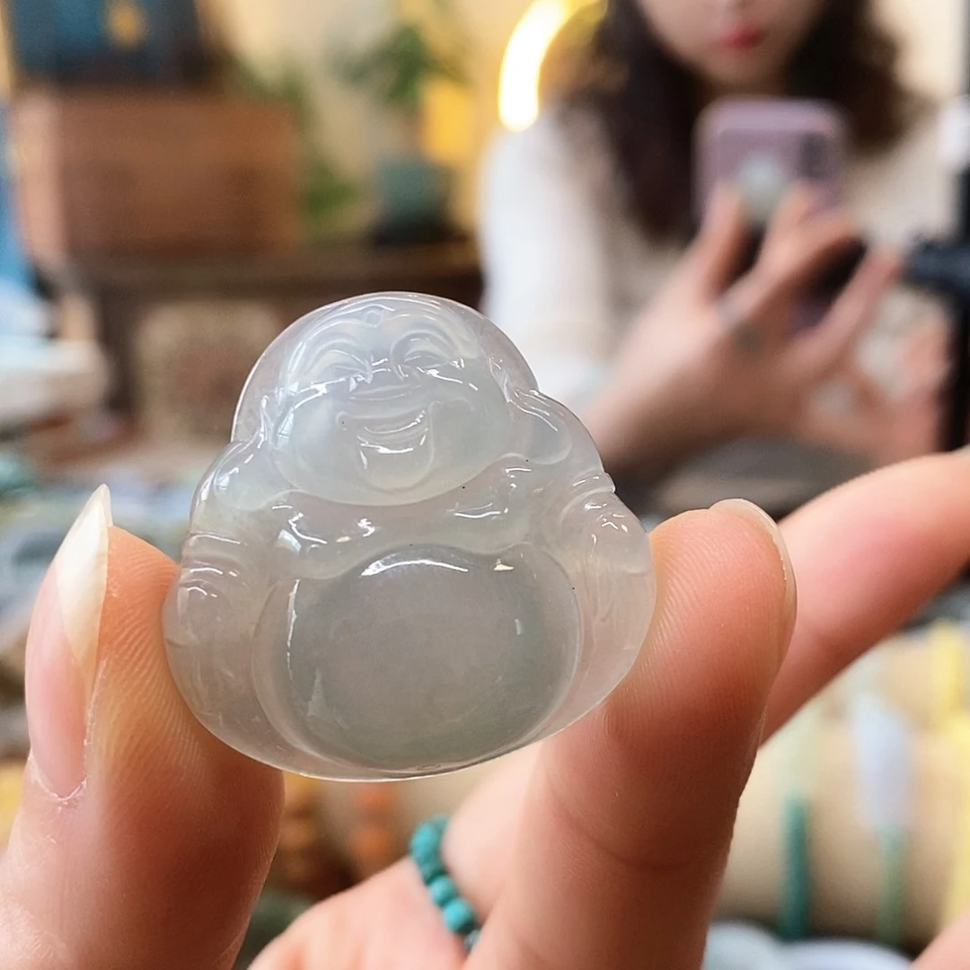 翡翠颈饰未镶嵌开***?翡翠挂件