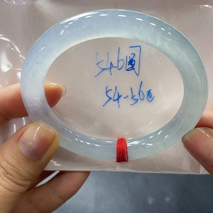 翡翠手镯未镶嵌翡翠手镯