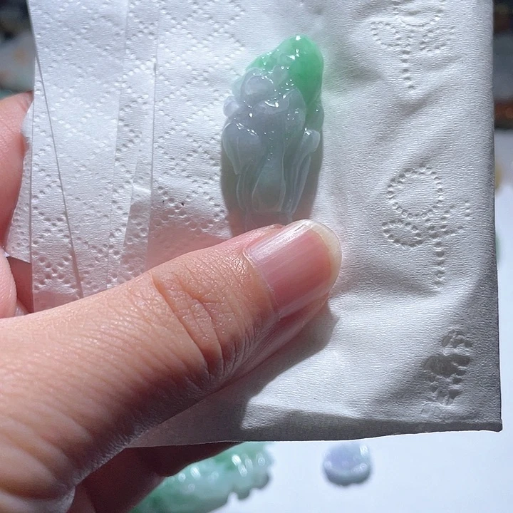 翡翠未镶嵌颈饰天