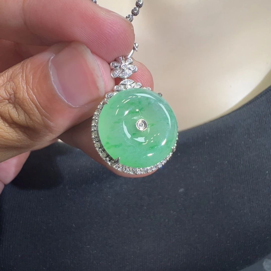 吊坠(不含链)18K金镶嵌翡翠