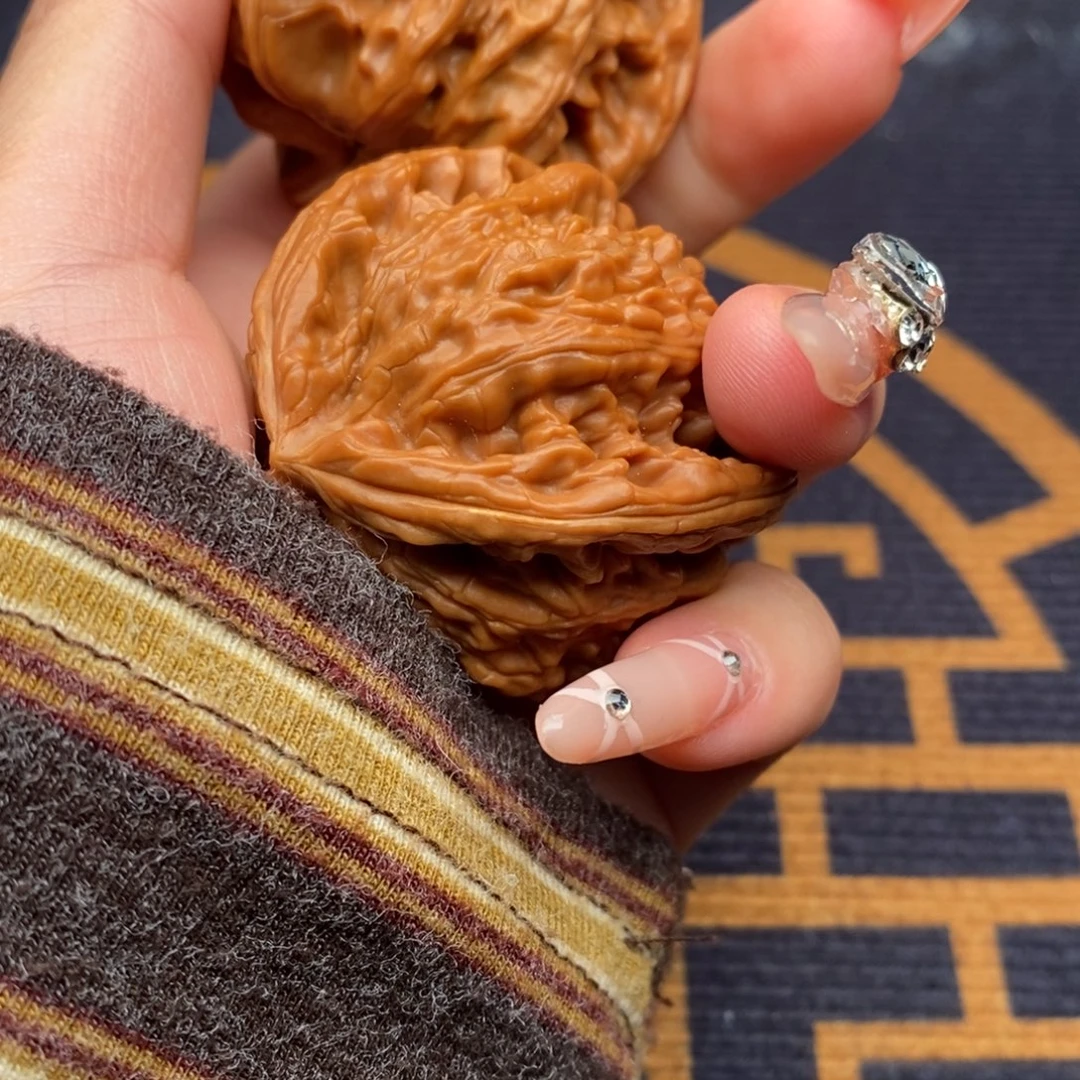 苏***谢吊坠文玩核桃白狮子