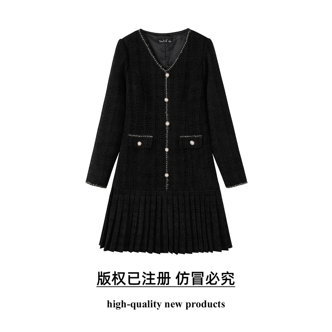 【奢姿】大码女装小香风粗花呢连衣裙胖妹妹秋冬V领纽扣百褶裙小黑