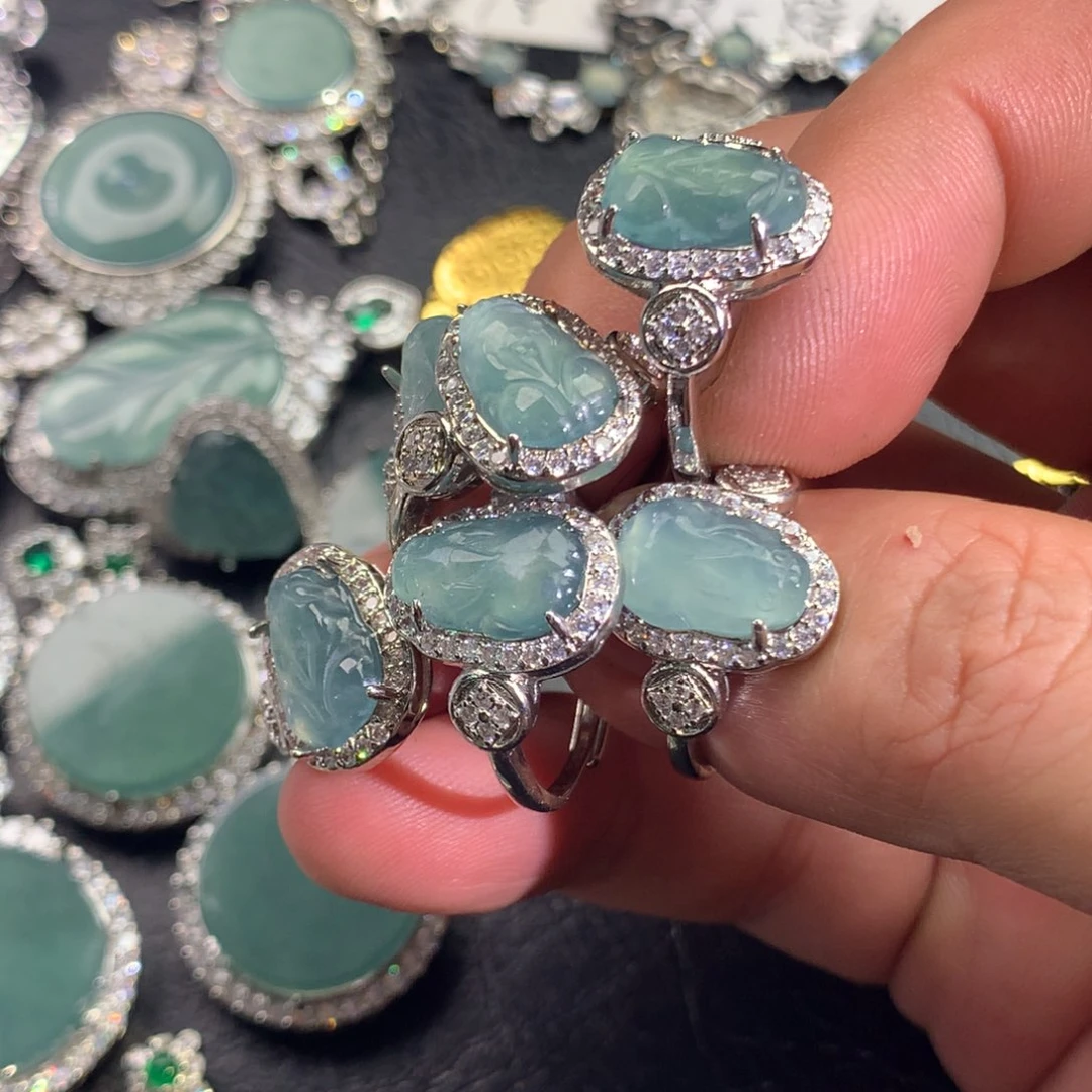 翡翠颈饰未镶嵌貔貅戒指