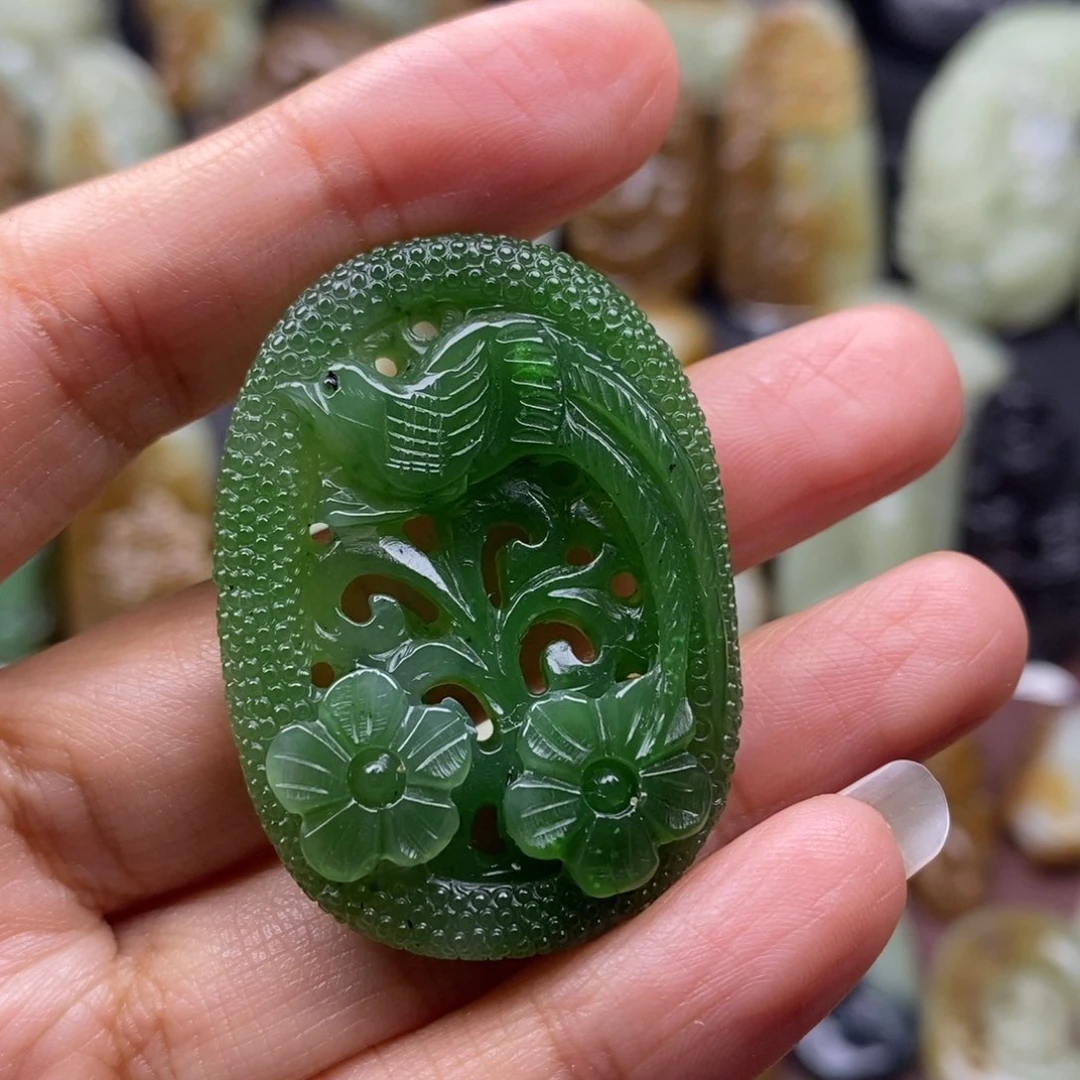 颈饰未镶嵌和田玉（糖玉）