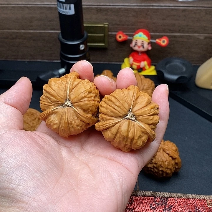 X***.把件文玩核桃白奔