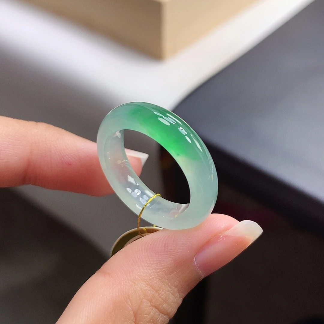 未镶嵌戒指翡翠18圈