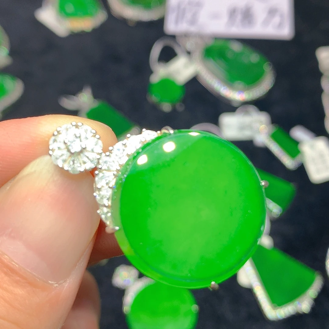 颈饰银S925镶嵌翡翠