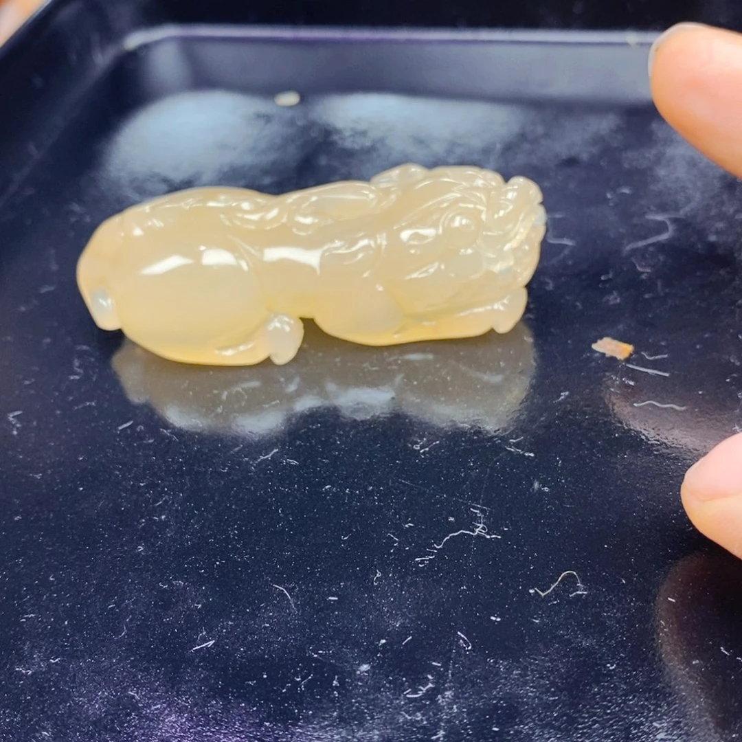 石英质玉（黄龙玉）未镶嵌颈饰