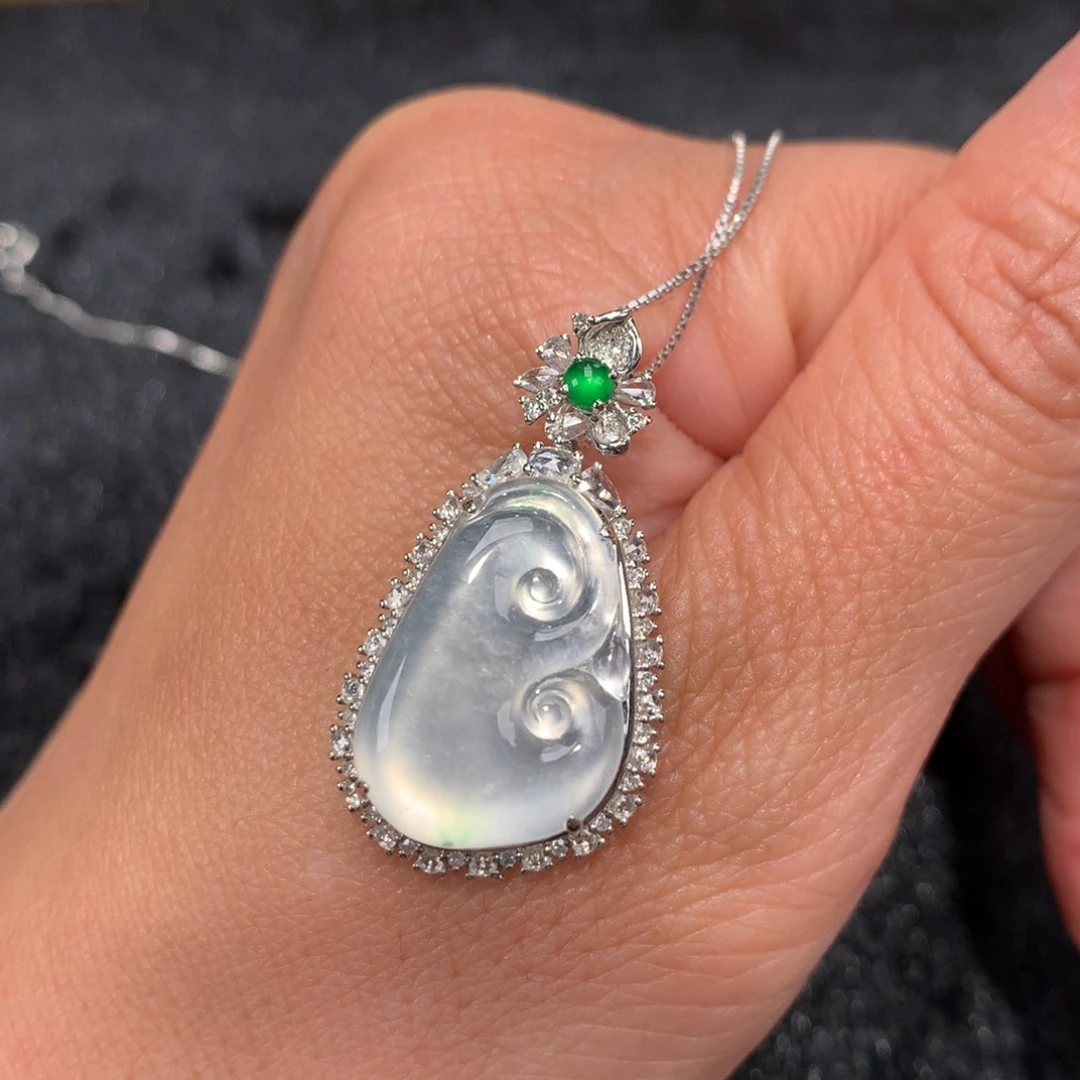 翡翠未镶嵌颈饰31.9/17.5/9.9