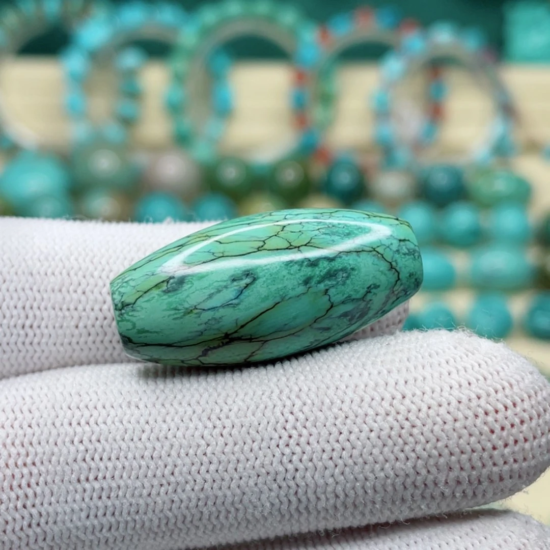 绿松石未镶嵌颈饰