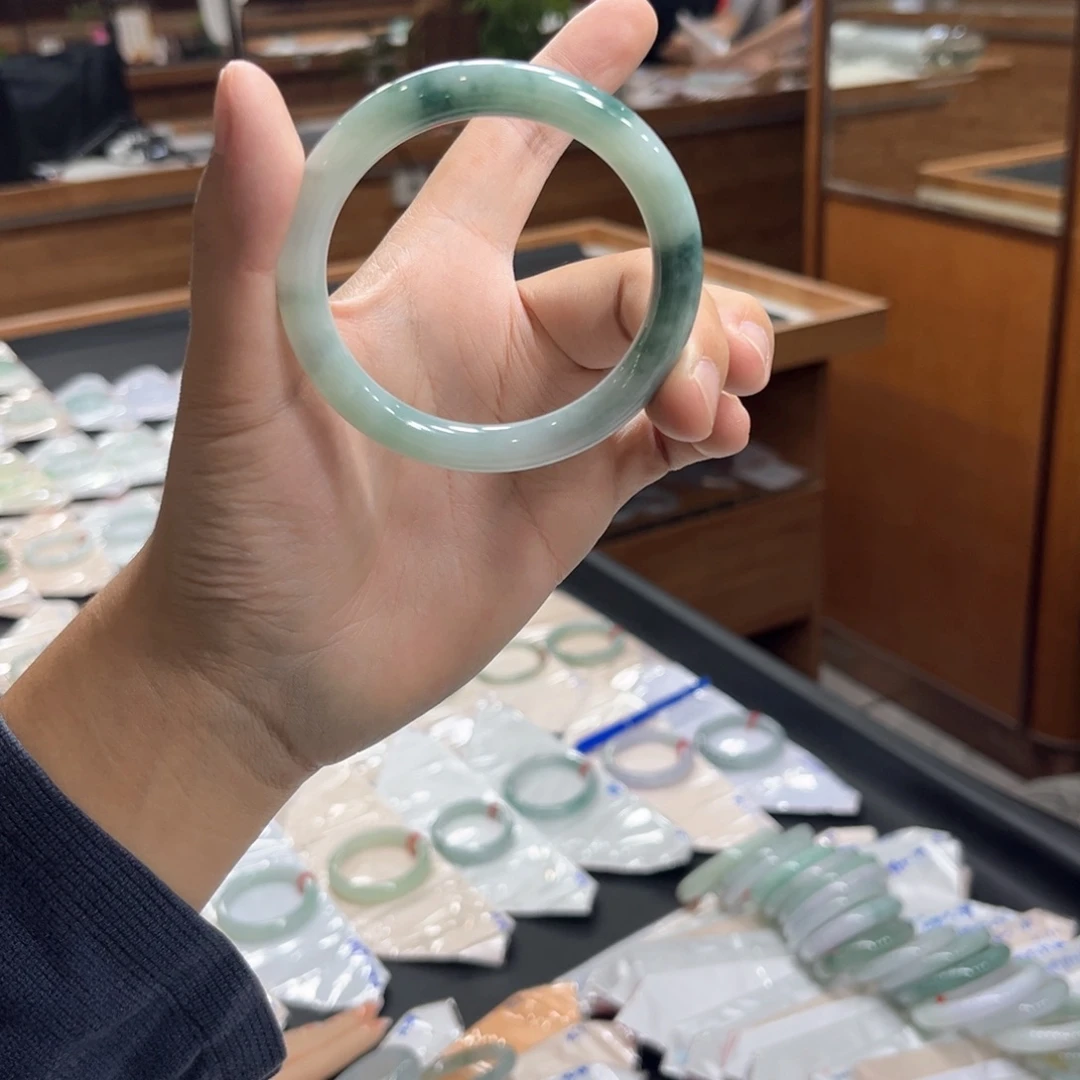 翡翠未镶嵌手镯翡翠手镯