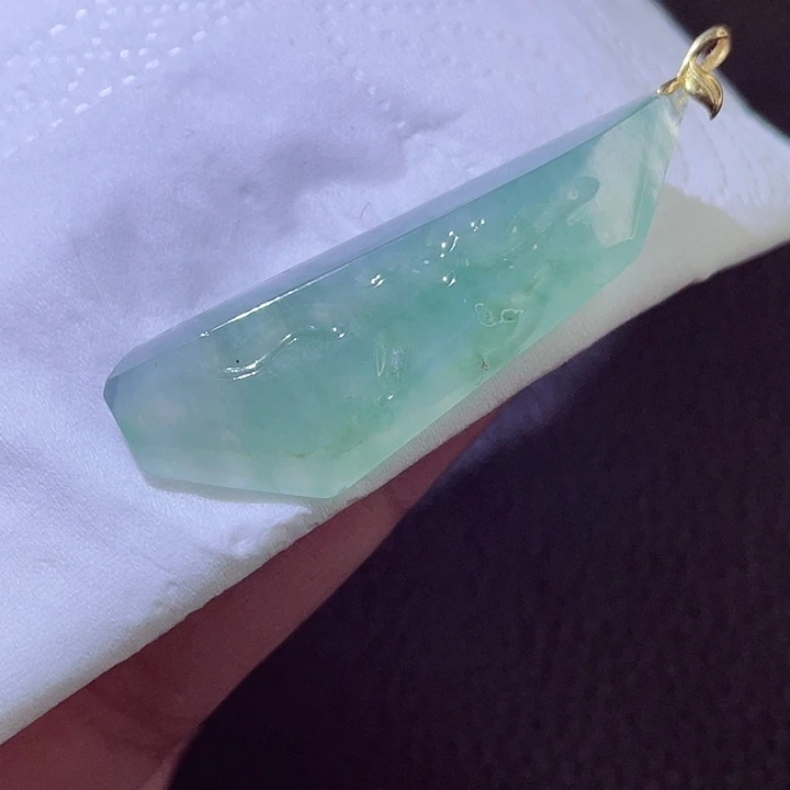 颈饰18K金镶嵌翡翠翡翠