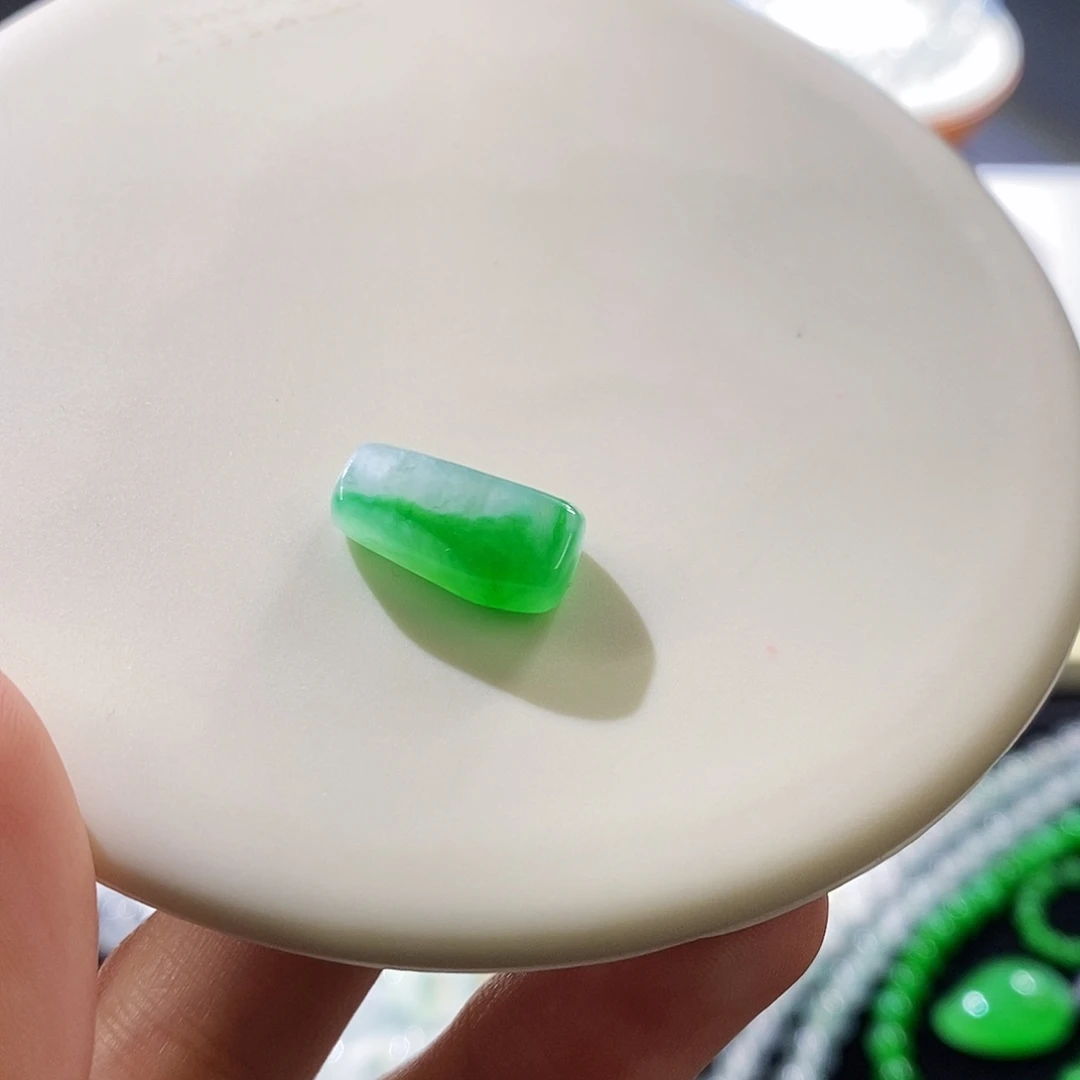 未镶嵌挂件翡翠随形