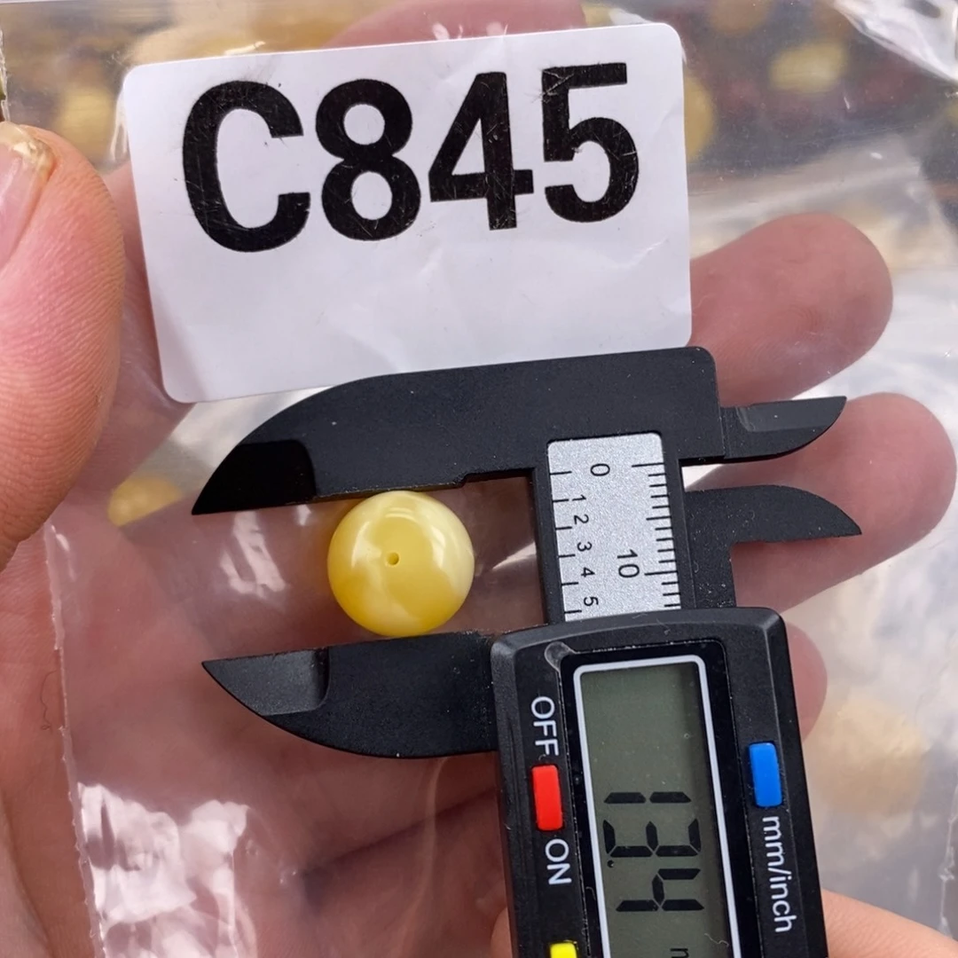 未镶嵌琥珀珠宝奇石