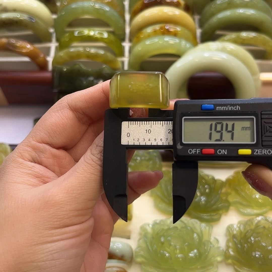 蛇纹石玉未镶嵌手镯5号