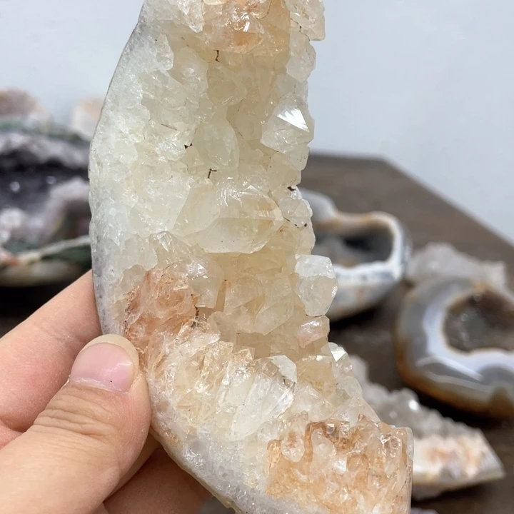 水晶摆件未镶嵌捡漏