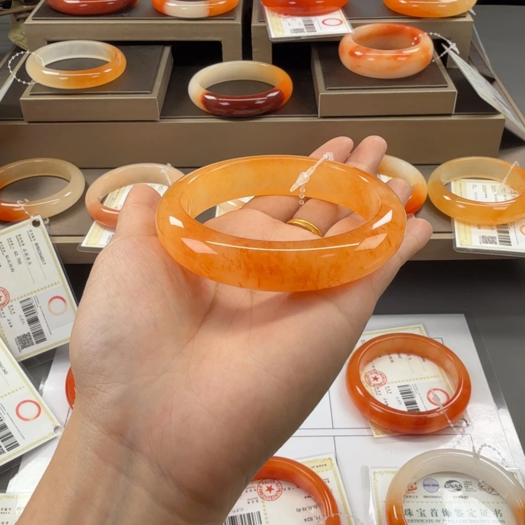 含***烟石英质玉（黄龙玉）合金手镯