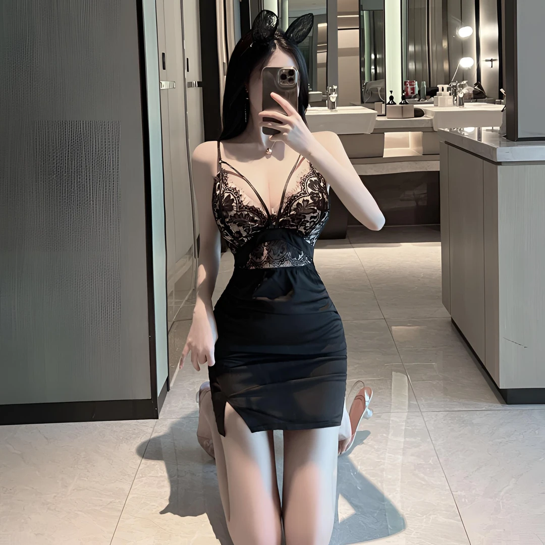 夜场性感气质低胸短裙蕾丝撞色露腰吊带连衣裙足浴spa技师工作服