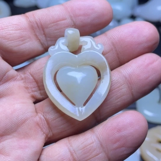 未镶嵌和田玉挂件