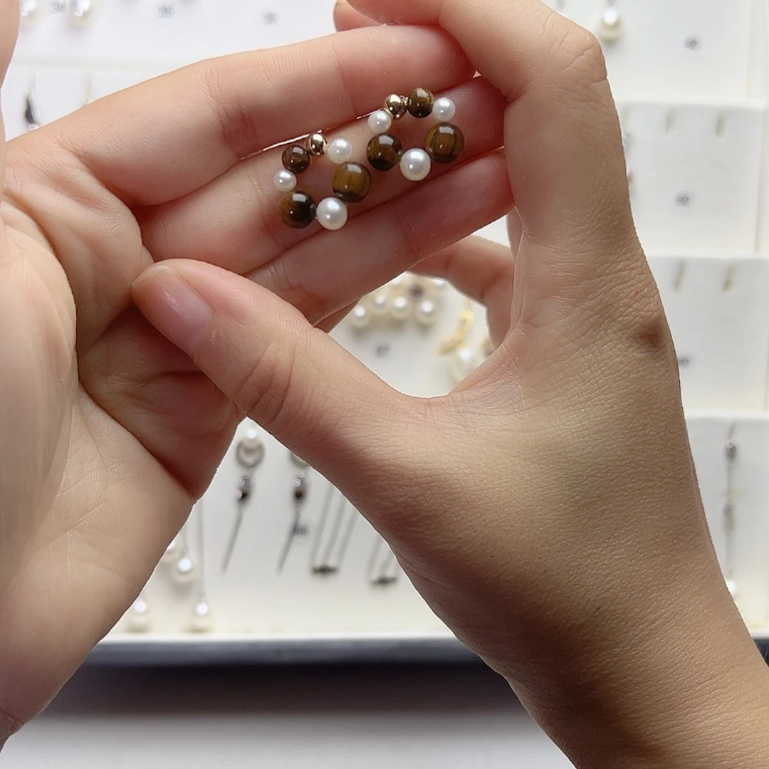 银S925镶嵌淡水珍珠耳饰