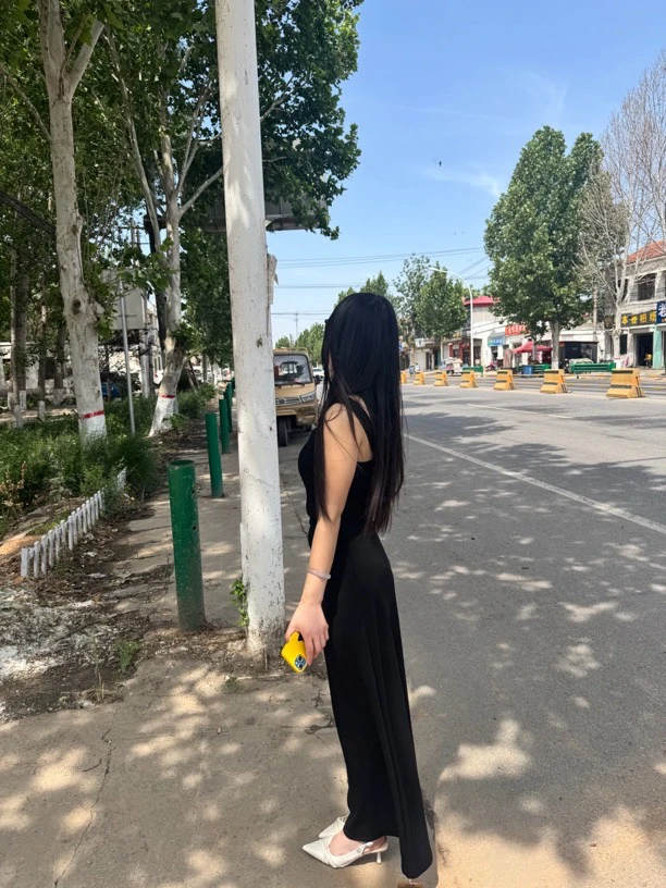 黑色辣妹吊带背心裙女夏季2025新款长裙气质小众设计高级感连衣裙