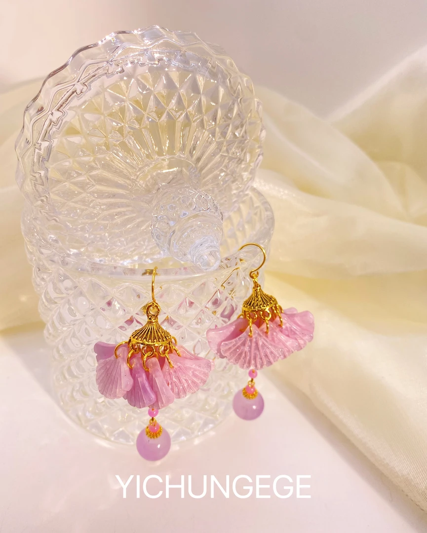 YI CHUN GE GE 铜合金耳饰 原创设计时尚轻奢小众甜美精致耳饰