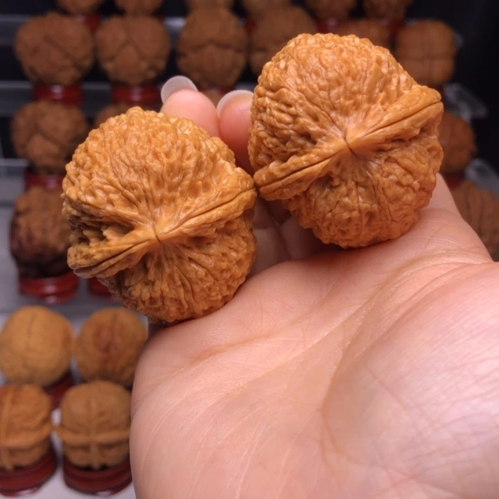 文玩核桃吊坠19铁狮子