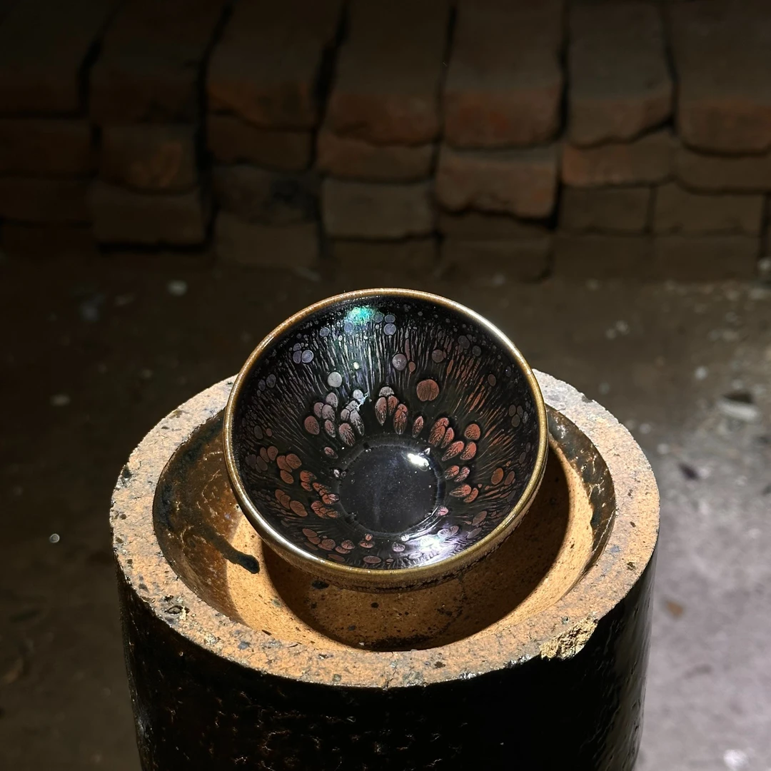 建窑建盏红彩油滴