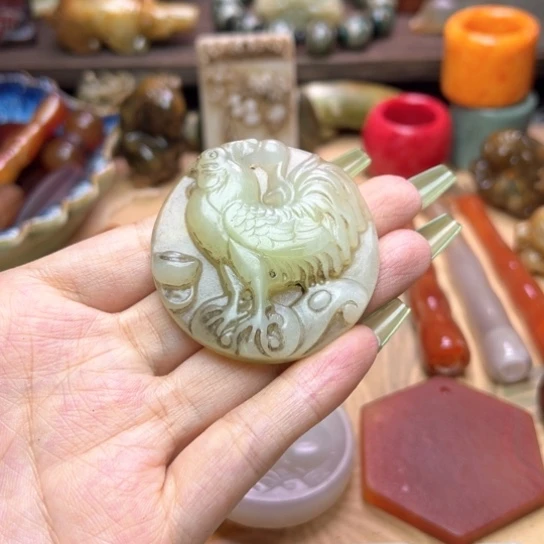未镶嵌蛇纹石玉颈饰