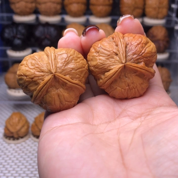 文玩核桃把件42号柿饼子三棱35尺