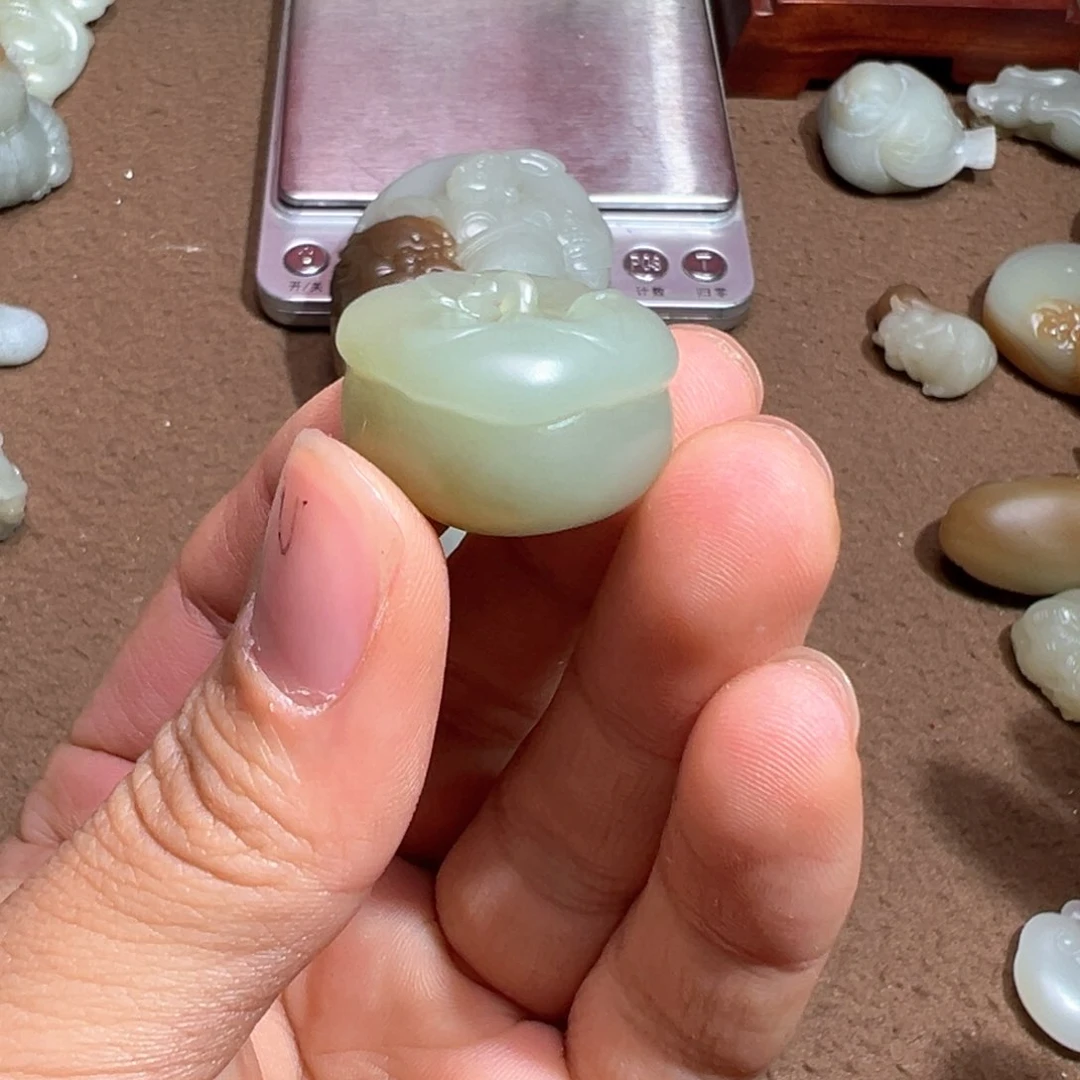 颈饰未镶嵌和田玉笑*盏