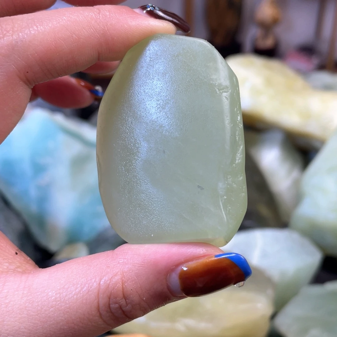 蛇纹石玉未镶嵌中国四大名玉简易