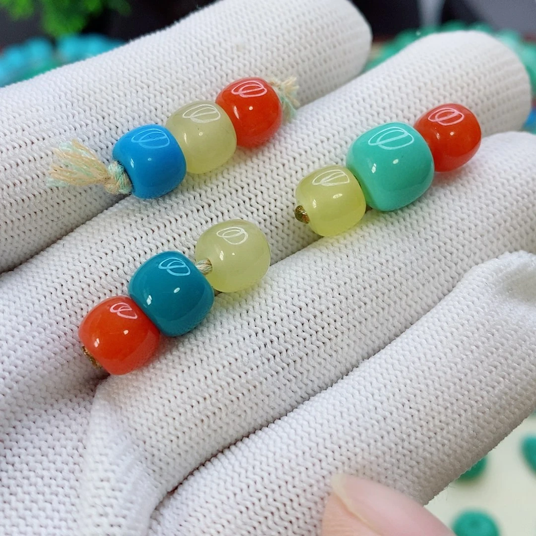红绿灯三色选择其一，一组三颗