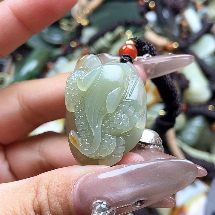 和田玉颈饰未镶嵌