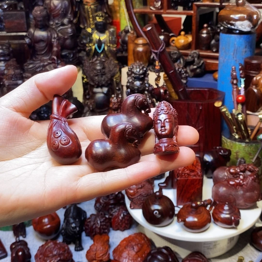 檀香紫檀（小叶紫檀）任选一个