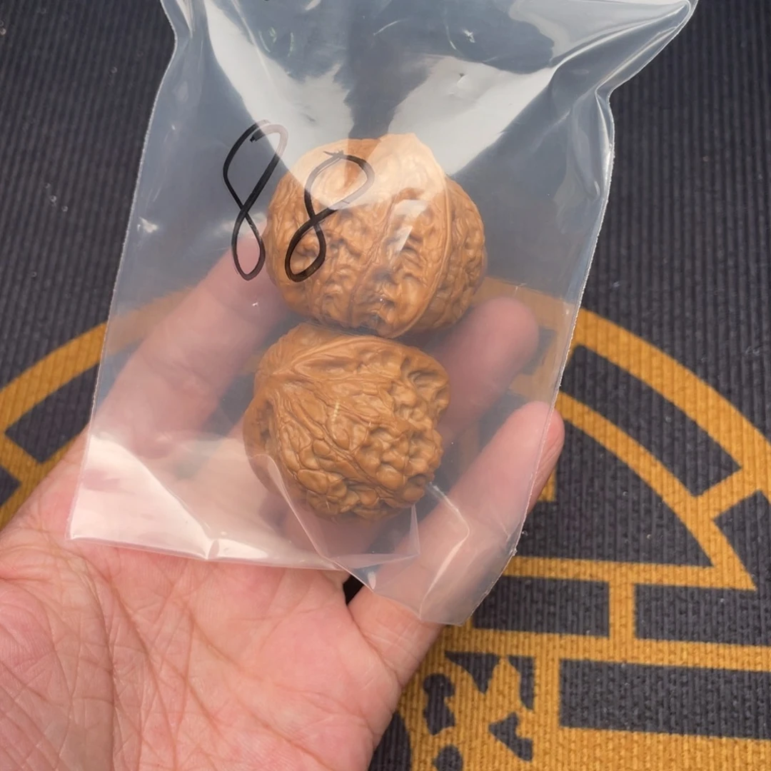 一***文玩核桃吊坠金牛