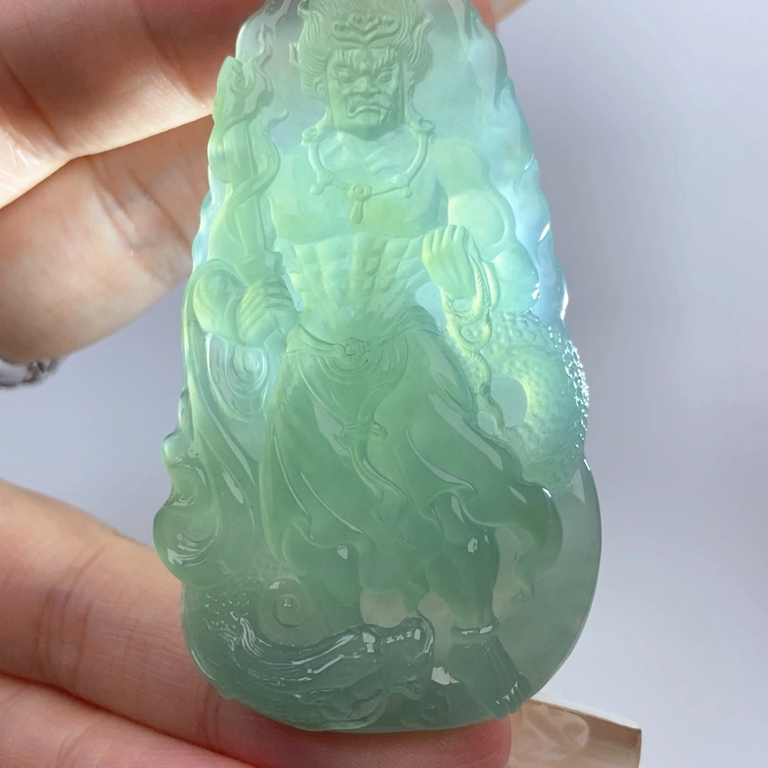 翡翠未镶嵌颈饰不动冥王