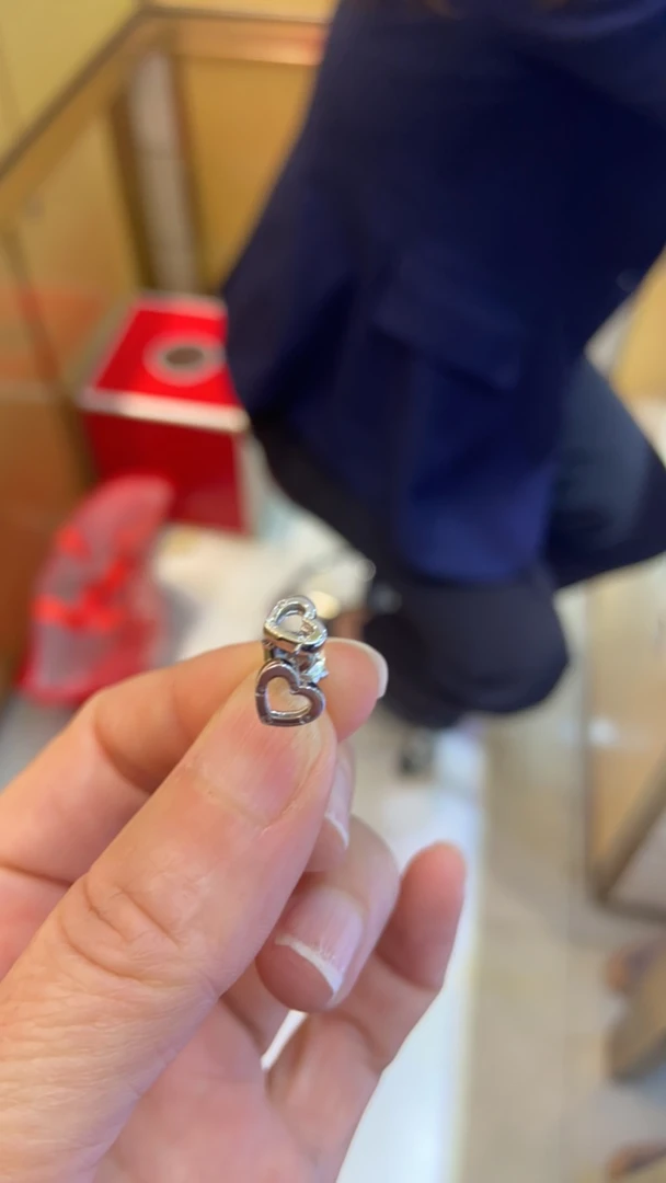 铂金950耳钉1.53克410元