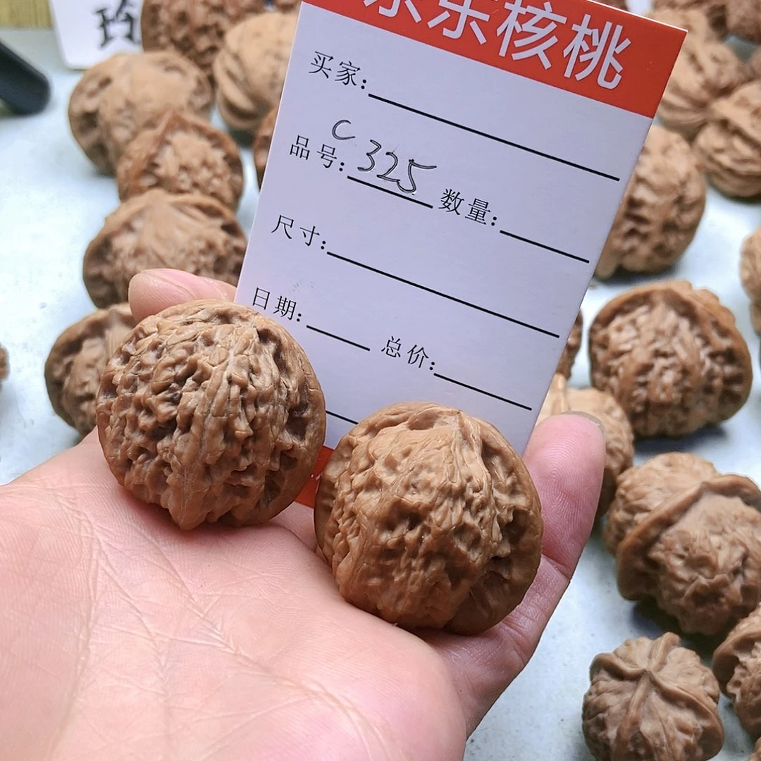 把件桃核325号白狮子35尺