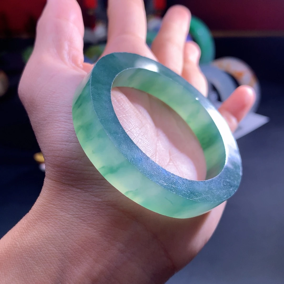 定制翡翠未镶嵌翡翠手镯