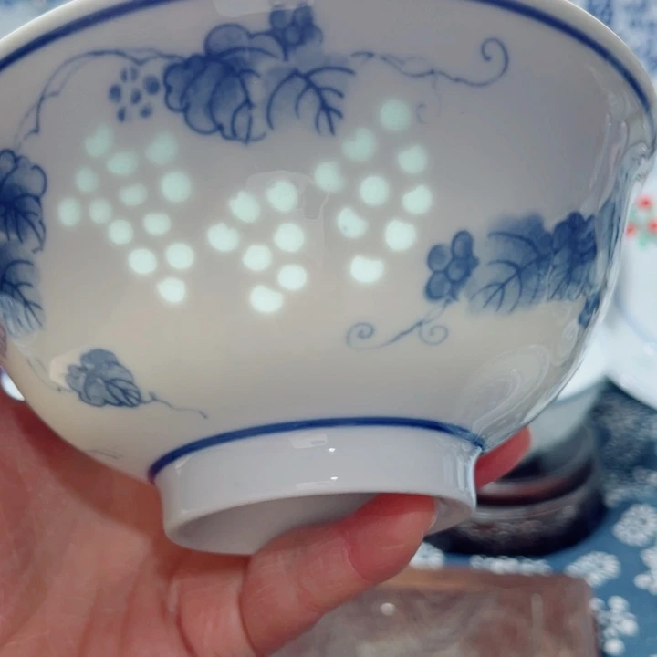 青花玲珑6寸面碗葡萄