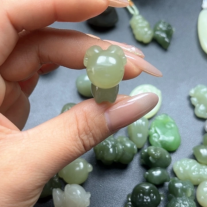 【闪购商品】颈饰未镶嵌和田玉