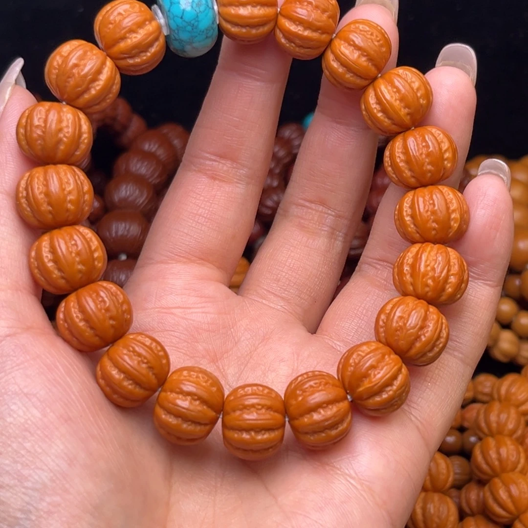 猴头核桃吊坠15好飞碟穿绿