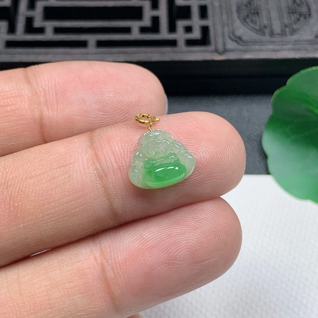 缅甸天然翡翠A货18K金扣精美飘绿小佛公吊坠尺寸10*11.8*3.7mm